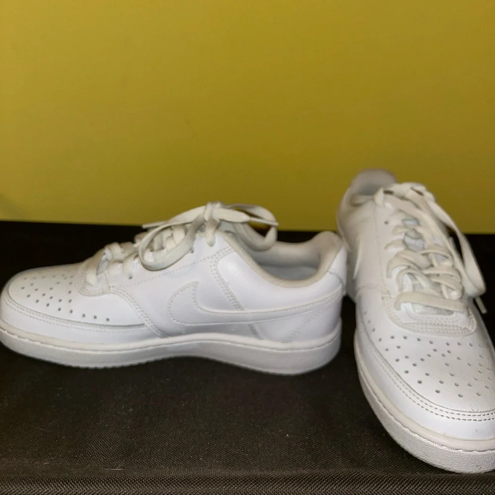 Nike White Lace-Up Sneakers - Picture 4 of 7